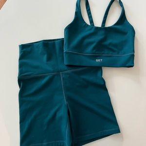 SET ACTIVE Luxform Bike Shorts and Scoop Y Bra — size small
